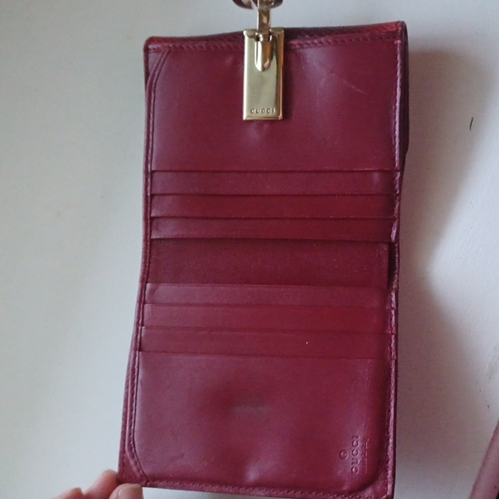 Vintage Gucci Red Compact Exotic Leather Wallet - Picture 8 of 17